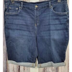 D & Co. 14P blue stretch denim Bermuda cuffed shorts.